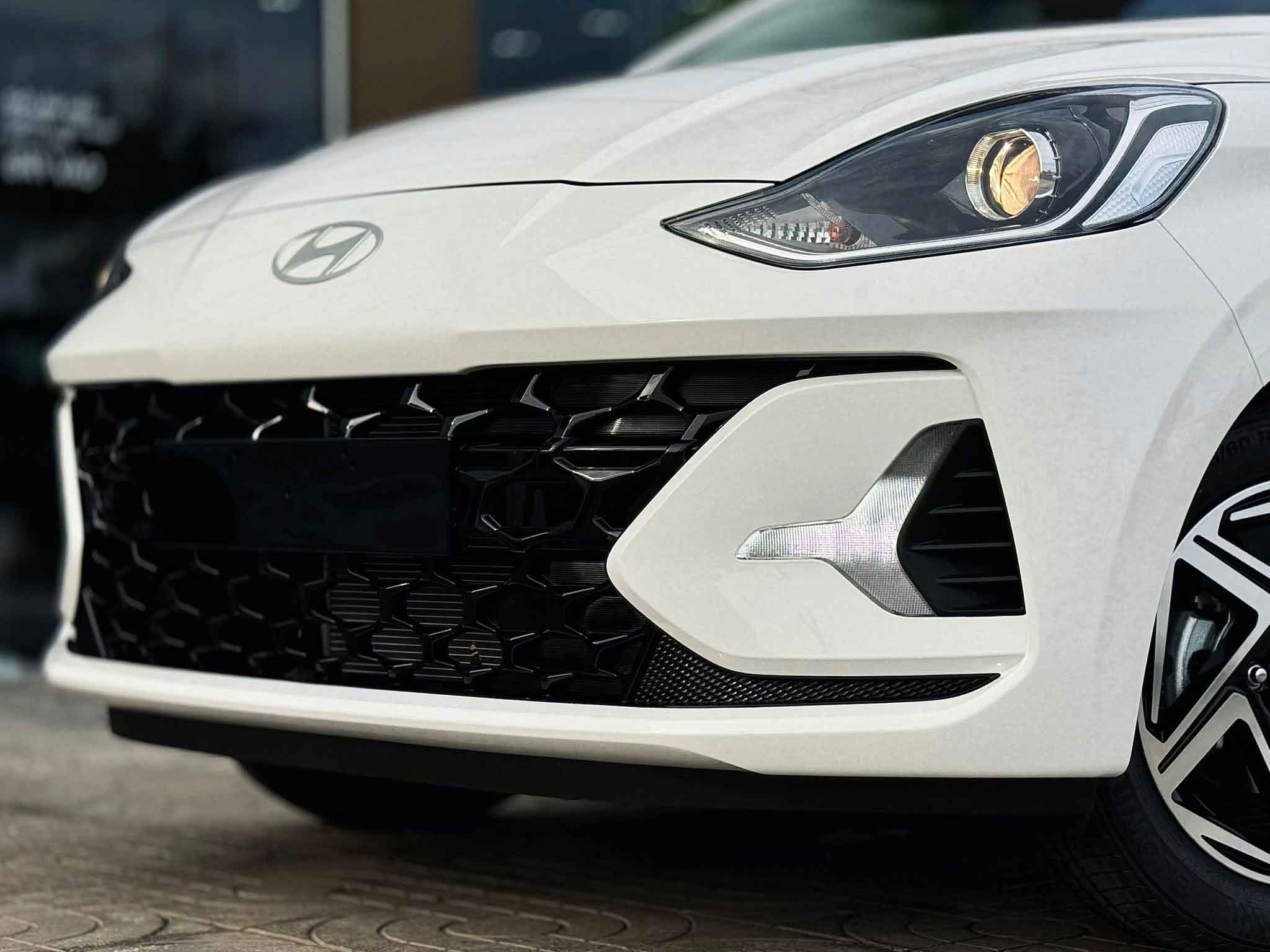 Hyundai Grad I10 1.2 AT với lưới tản nhiệt cỡ lớn