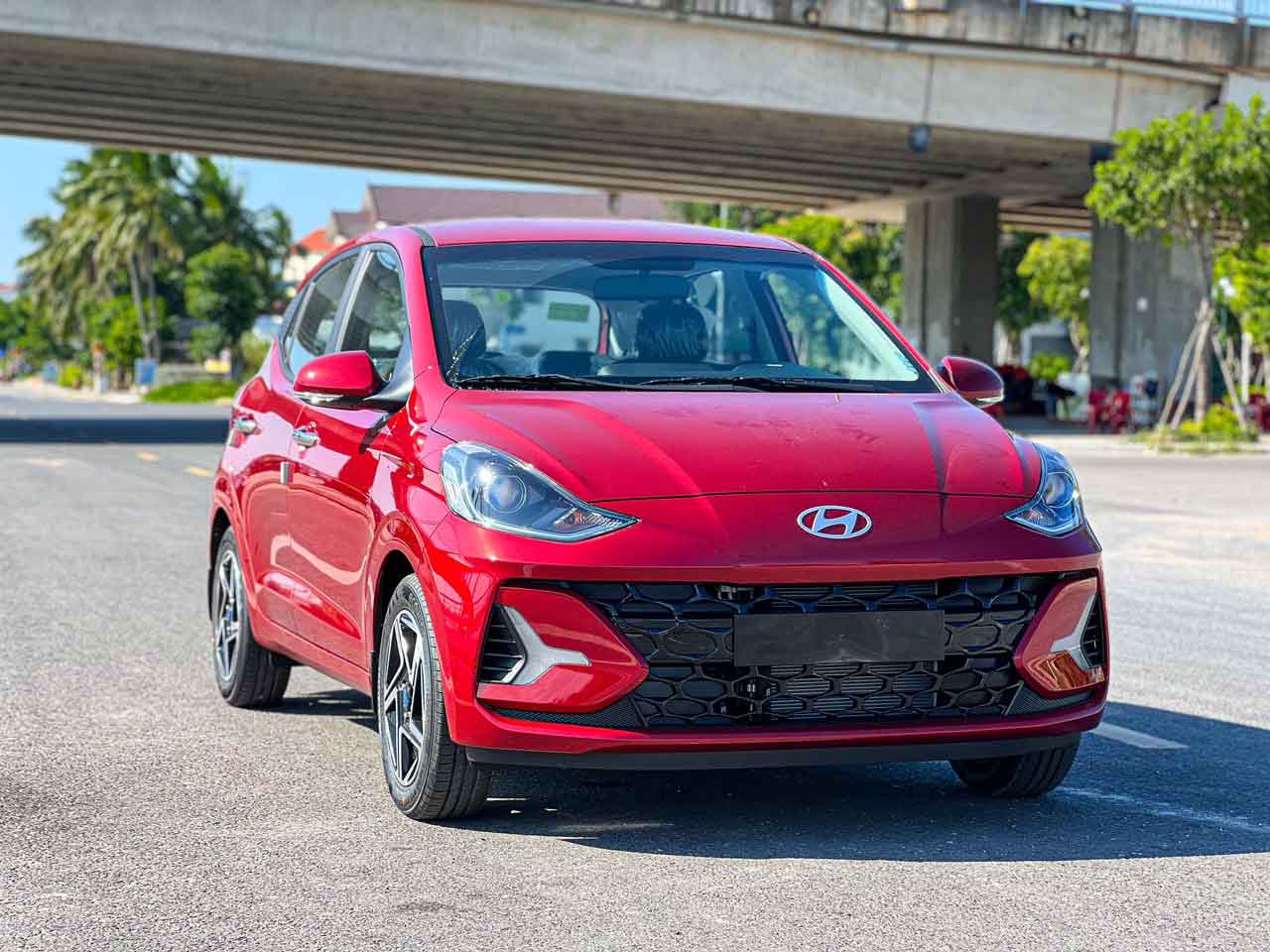 Ngoại thất I10 trẻ trung, mạnh mẽ