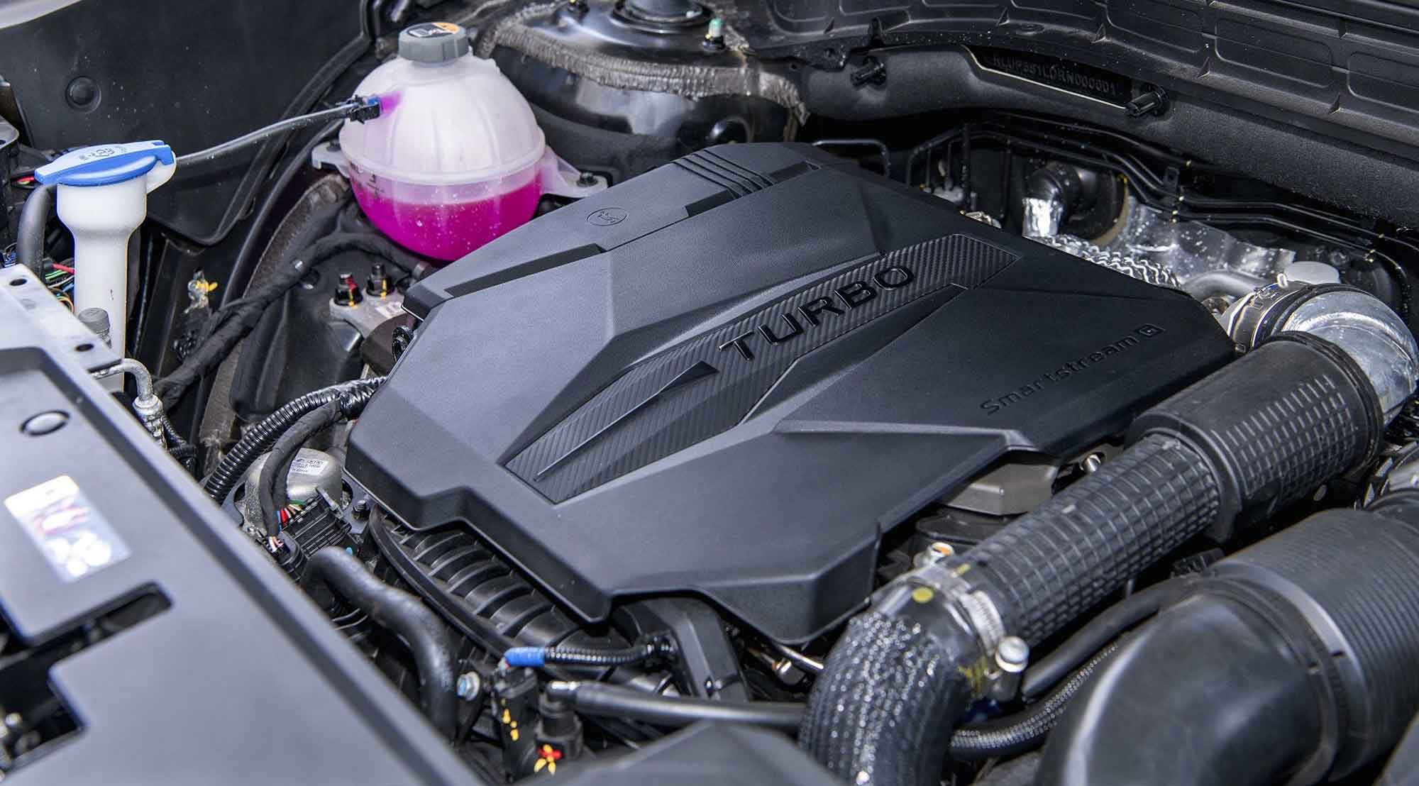 Vận hành Hyundai SantaFe – Mạnh mẽ, êm ái và linh hoạt