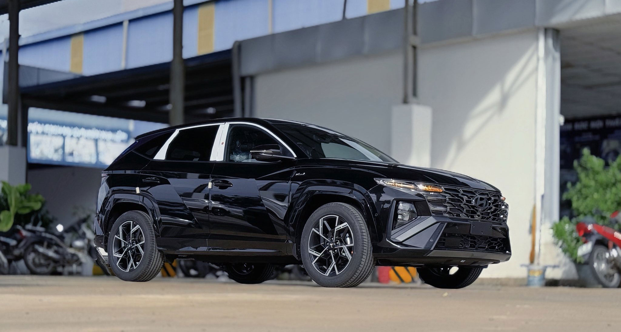 Thân xe Hyundai Tucson mạnh mẽ