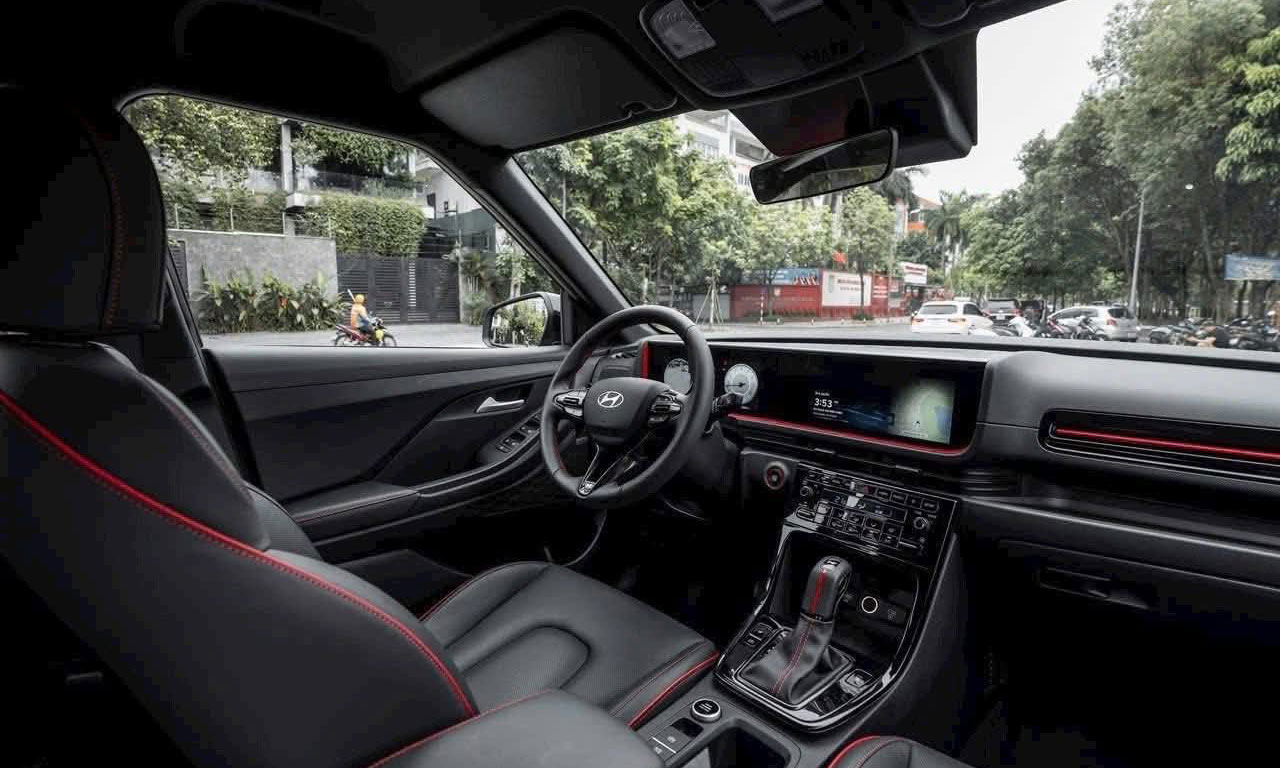 Ghế da cao cấp, ghế lái chỉnh điện