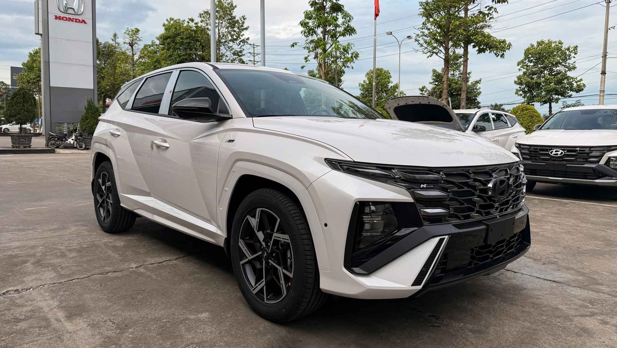 Ngoại thất Hyundai Tucson 1.6 Nline