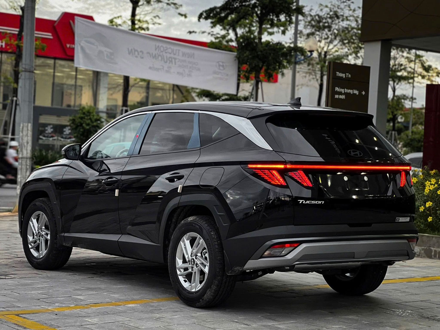 Đuôi xe Hyundai Tucson 2.0 Tiêu chuẩn