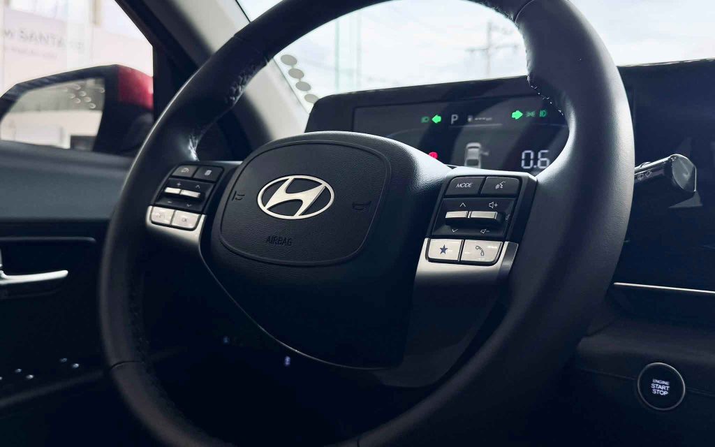 Hyundai Accent - ảnh 6
