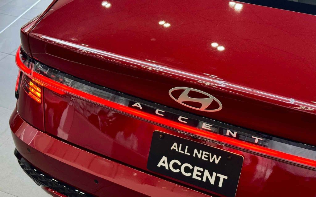 Hyundai Accent - ảnh 5