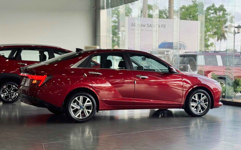 Hyundai Accent - ảnh 2